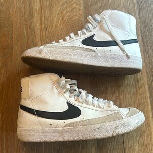 Nike Mid 77’ Size 7Y